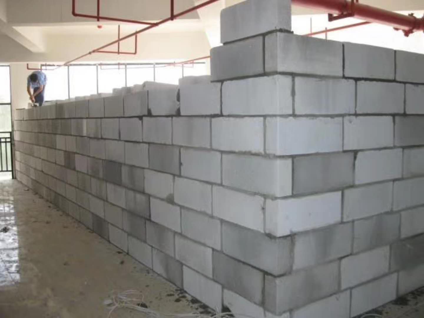 昌宁蒸压加气混凝土砌块承重墙静力和抗震性能的研究
